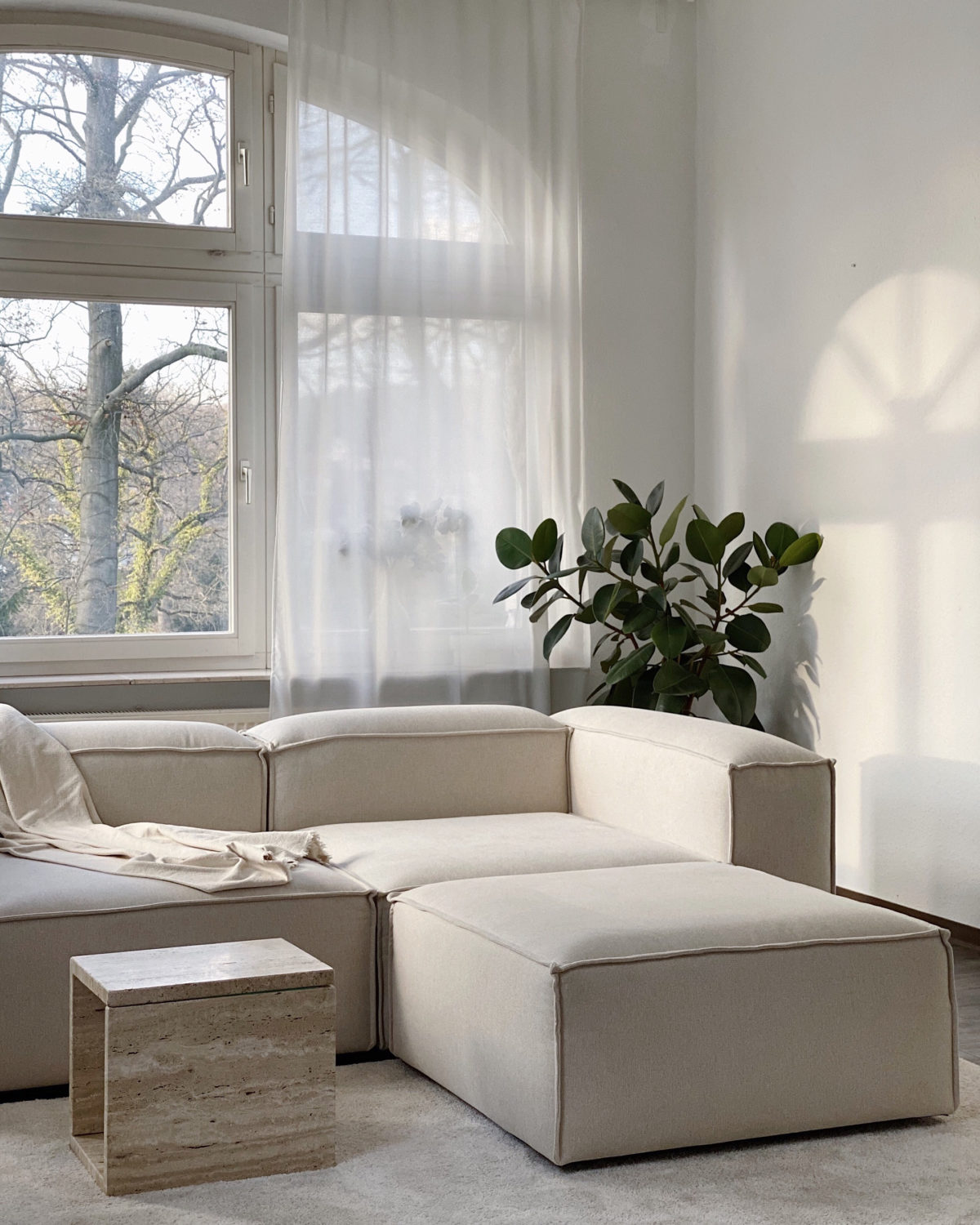 Homestory: Minimalistischer Skandi-Chic bei Alina Buschke - Journelles