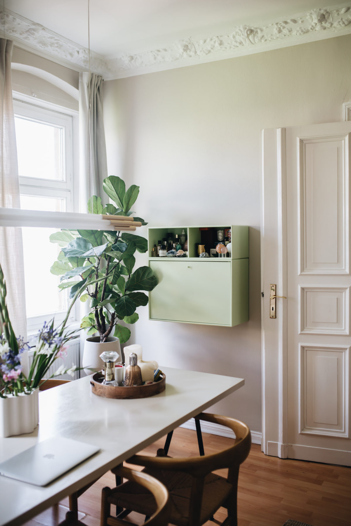 Eine Wohnung für alle Sinne: Zuhause bei Journelles-Managerin Charlotte